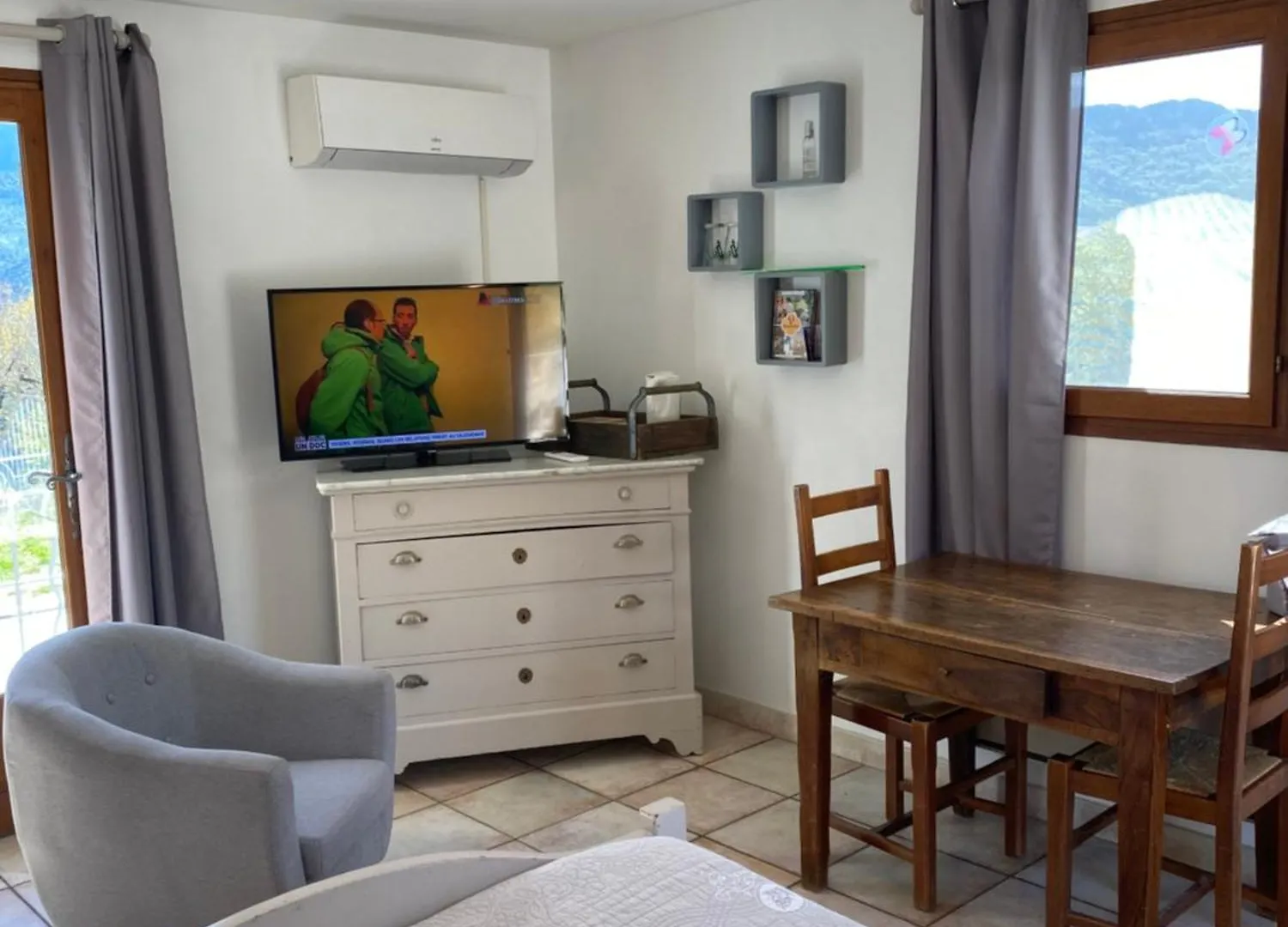 Chambre Une Fenetre Sur Le Ventoux La Clue Plaisians France